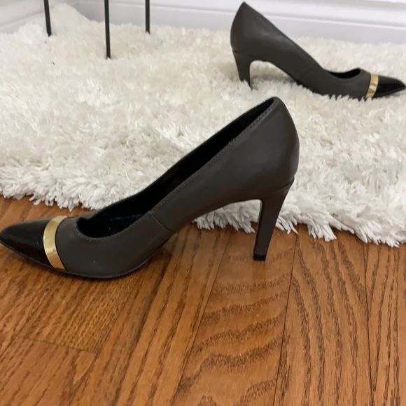 New grey and black pumps - Picture 3 of 6